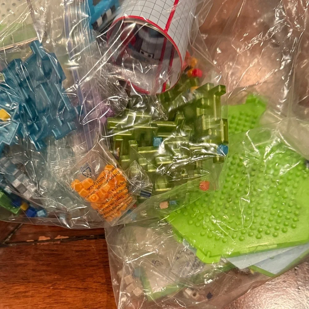 Colorful QIXELS cube building Set - Picture 3 of 5